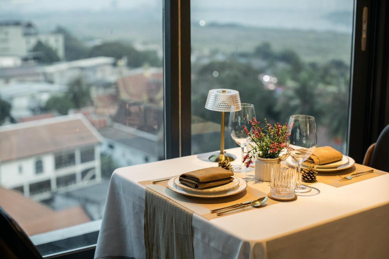 Surestay Hotel By Best Western Vientiane Exterior photo