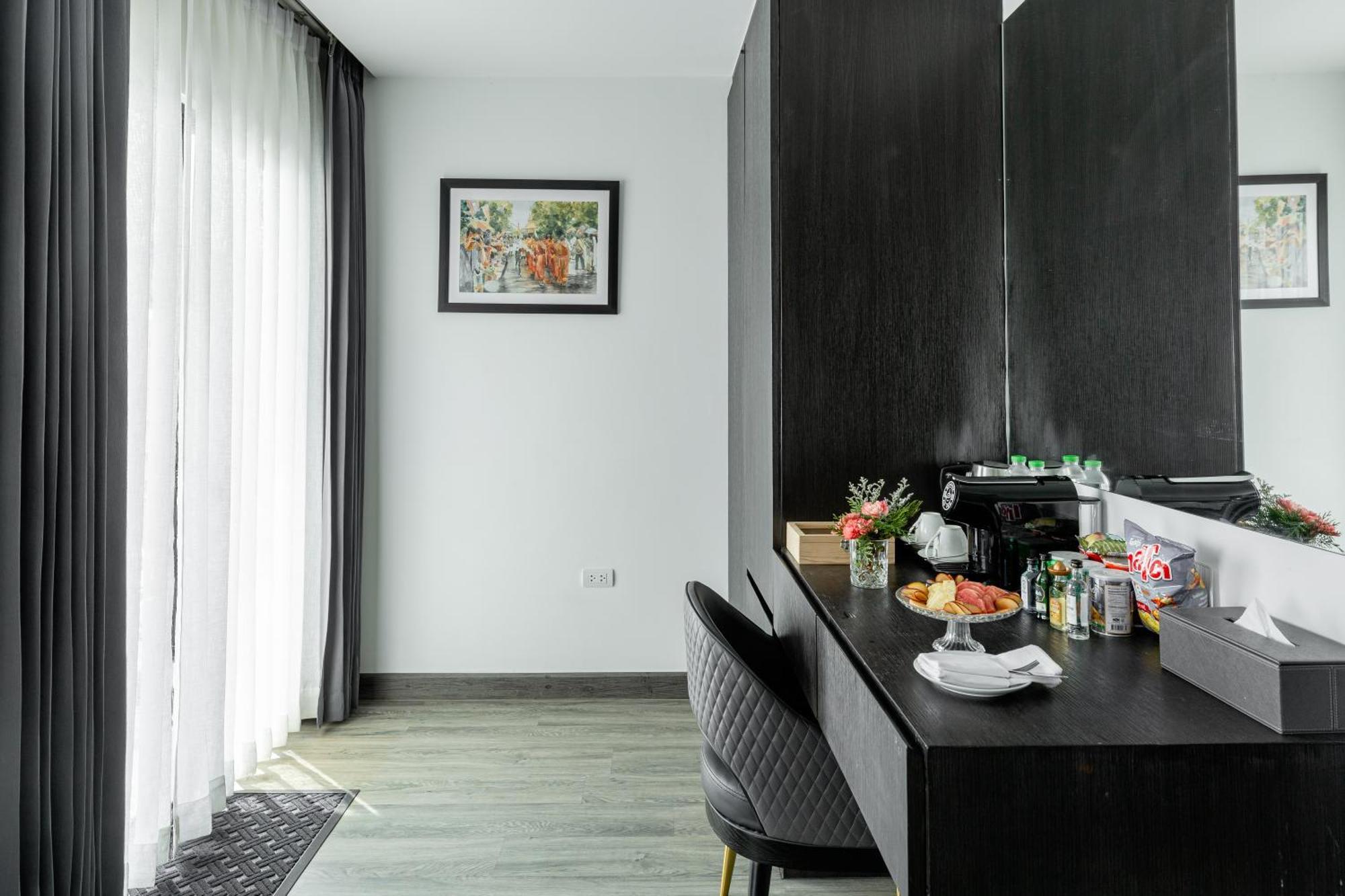 Surestay Hotel By Best Western Vientiane Exterior photo